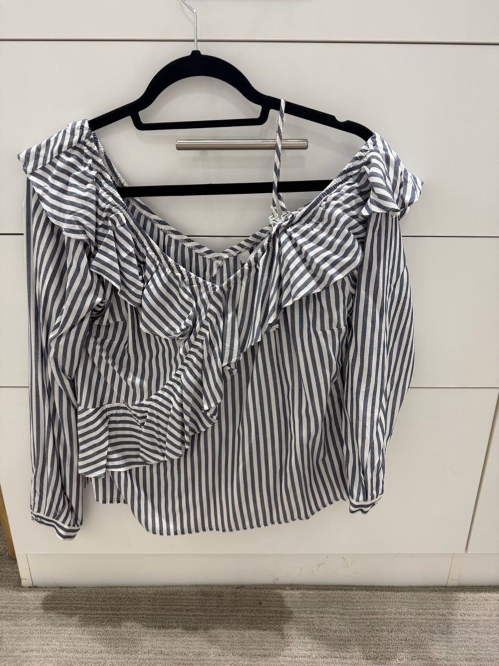 Cupcakes & cashmere Striped Ruffle Off-Shoulder Women’s Top - Blue & White